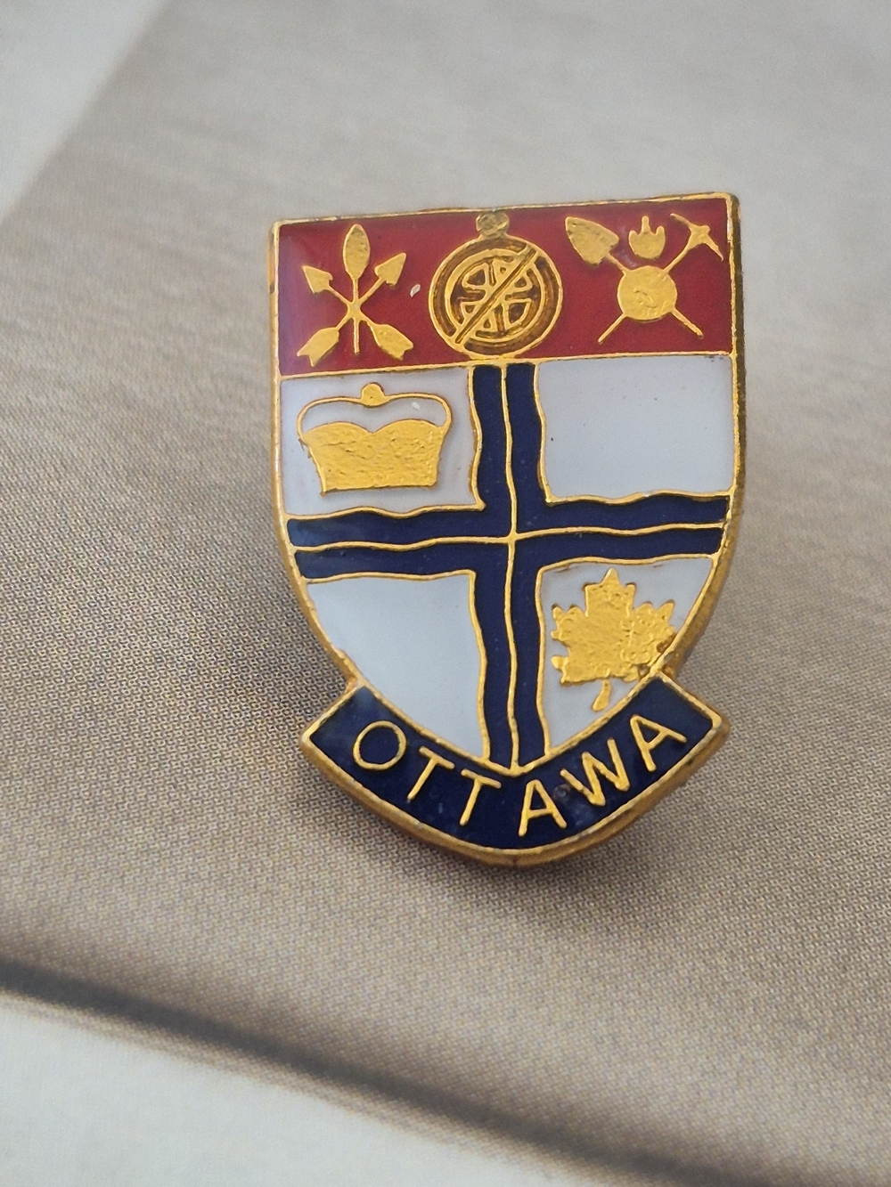 Ottawa Crest Enamel Lapel Pin in Blue, Red, Gold - Picture 3 of 4